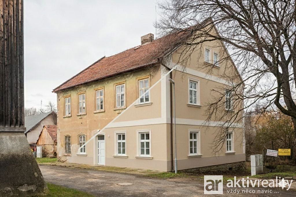 Prodej rodinného domu 420 m², pozemek 1350 m²